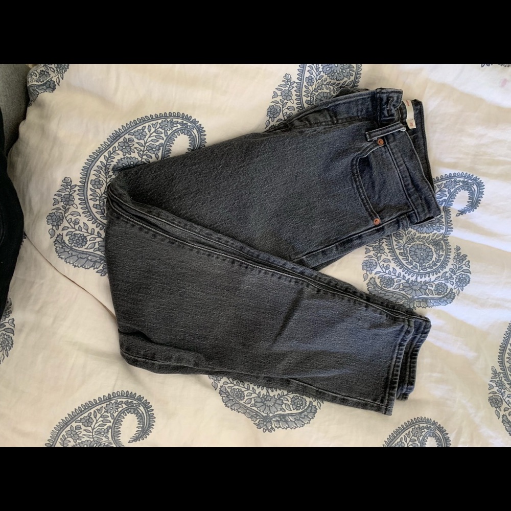 Size 28 Gray Wedgie Levi Jeans